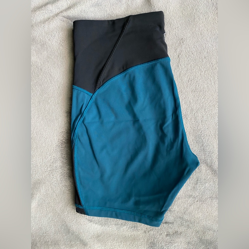 Lululemon 6” Train Times Shorts, Size 10